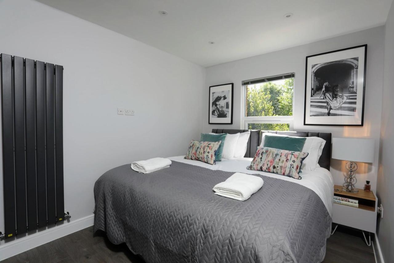 Aisiki Apartments At Stanhope Road, North Finchley, Airconditioned Multiple 2 Or 3-Bedroom, Pet-Friendly Duplex Flats, King Or Twin Beds, Airconditioned & Free Wi-Fi Extérieur photo