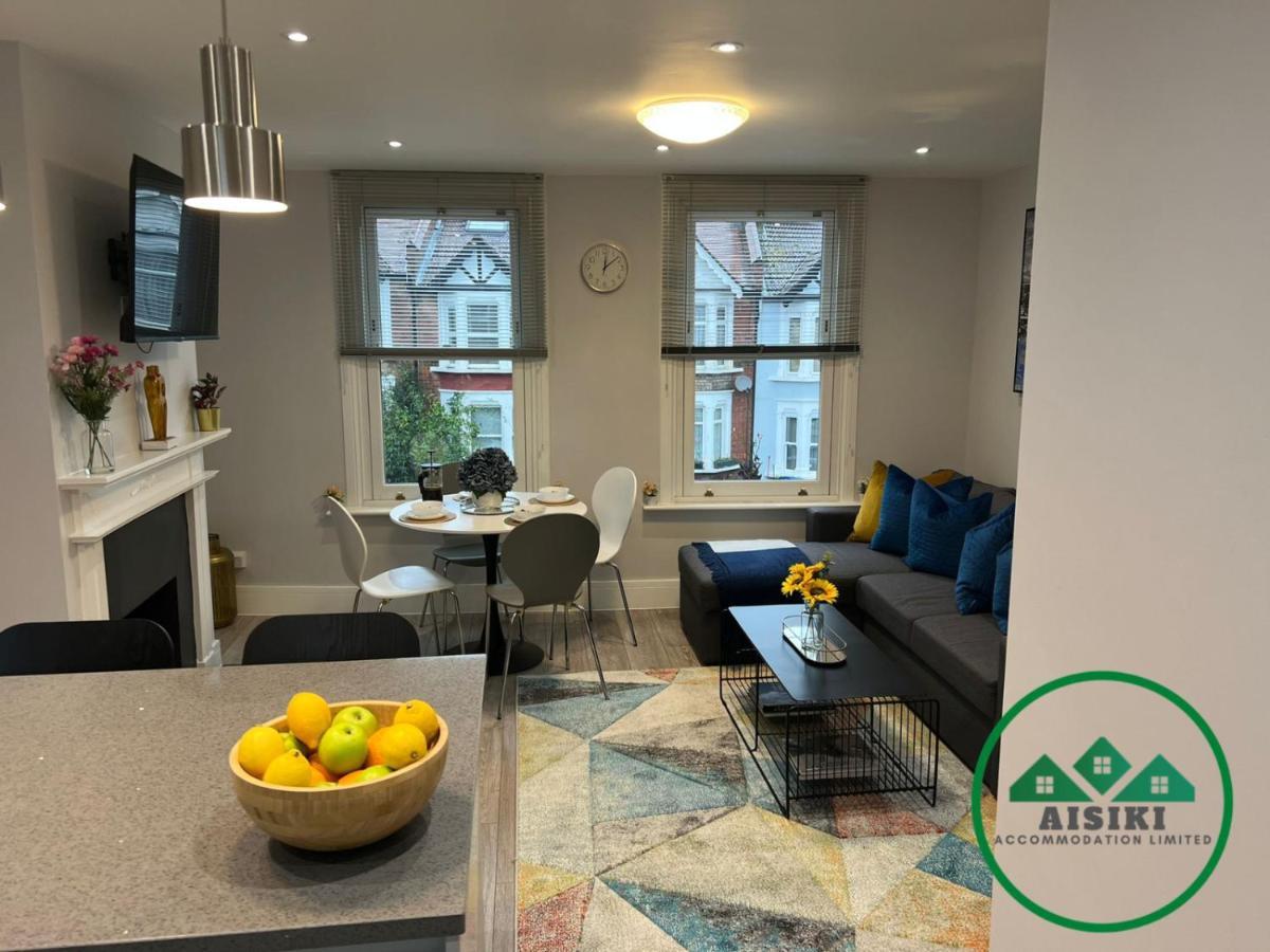 Aisiki Apartments At Stanhope Road, North Finchley, Airconditioned Multiple 2 Or 3-Bedroom, Pet-Friendly Duplex Flats, King Or Twin Beds, Airconditioned & Free Wi-Fi Extérieur photo