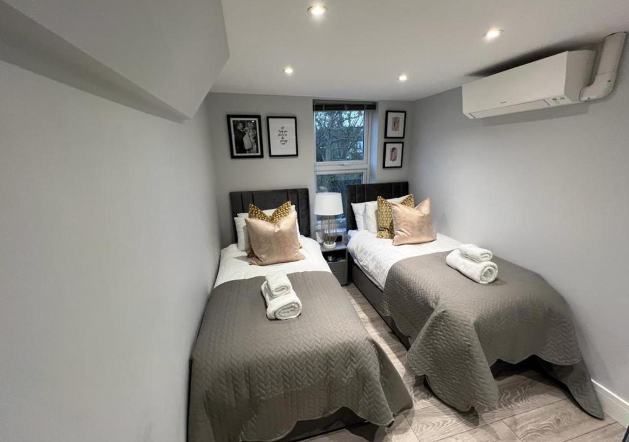 Aisiki Apartments At Stanhope Road, North Finchley, Airconditioned Multiple 2 Or 3-Bedroom, Pet-Friendly Duplex Flats, King Or Twin Beds, Airconditioned & Free Wi-Fi Extérieur photo