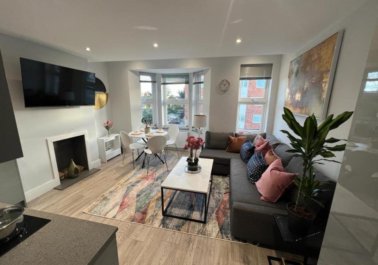 Aisiki Apartments At Stanhope Road, North Finchley, Airconditioned Multiple 2 Or 3-Bedroom, Pet-Friendly Duplex Flats, King Or Twin Beds, Airconditioned & Free Wi-Fi Extérieur photo