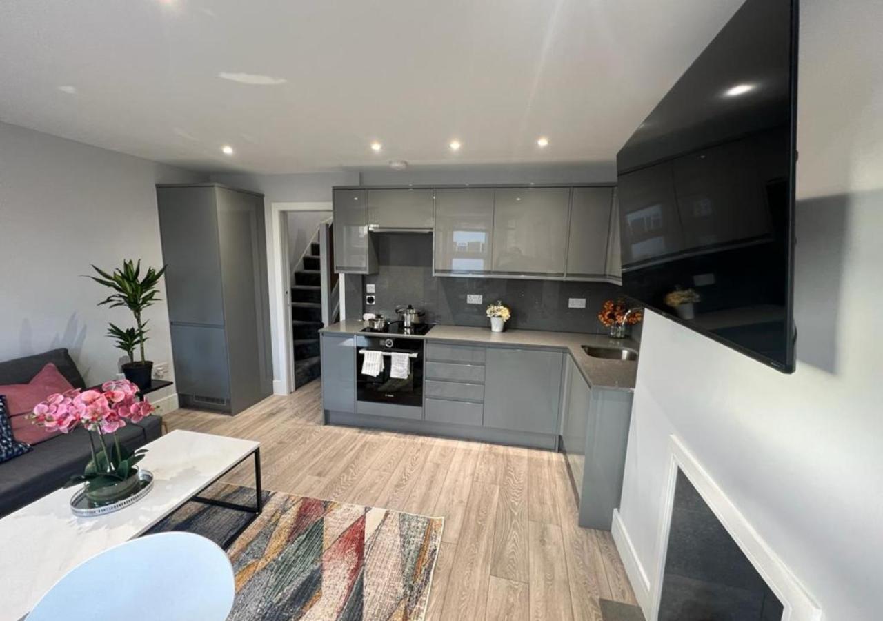 Aisiki Apartments At Stanhope Road, North Finchley, Airconditioned Multiple 2 Or 3-Bedroom, Pet-Friendly Duplex Flats, King Or Twin Beds, Airconditioned & Free Wi-Fi Extérieur photo