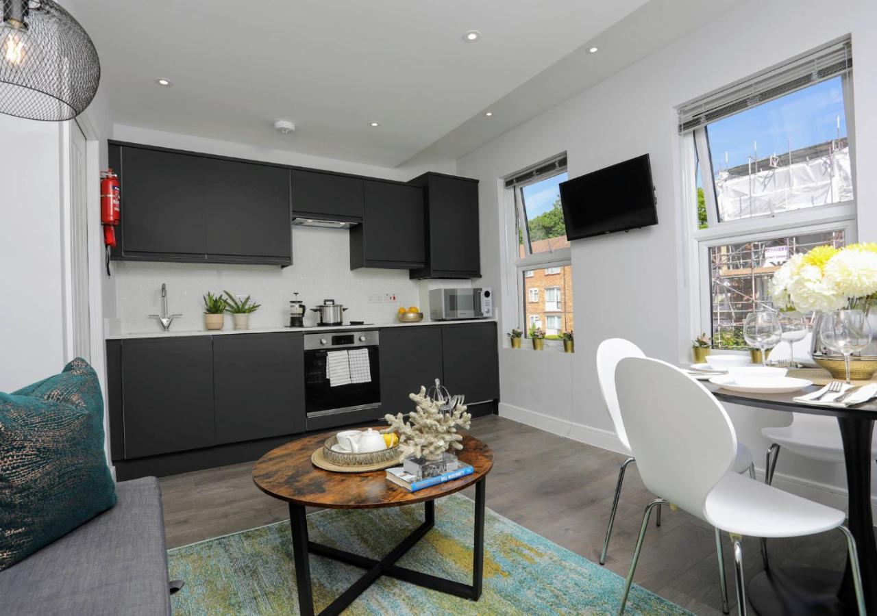 Aisiki Apartments At Stanhope Road, North Finchley, Airconditioned Multiple 2 Or 3-Bedroom, Pet-Friendly Duplex Flats, King Or Twin Beds, Airconditioned & Free Wi-Fi Extérieur photo