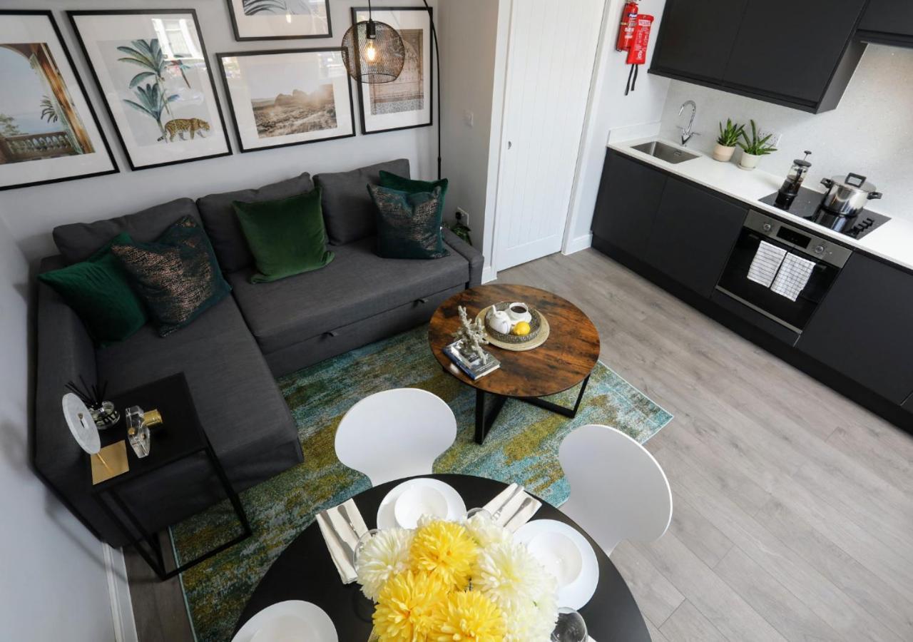 Aisiki Apartments At Stanhope Road, North Finchley, Airconditioned Multiple 2 Or 3-Bedroom, Pet-Friendly Duplex Flats, King Or Twin Beds, Airconditioned & Free Wi-Fi Extérieur photo