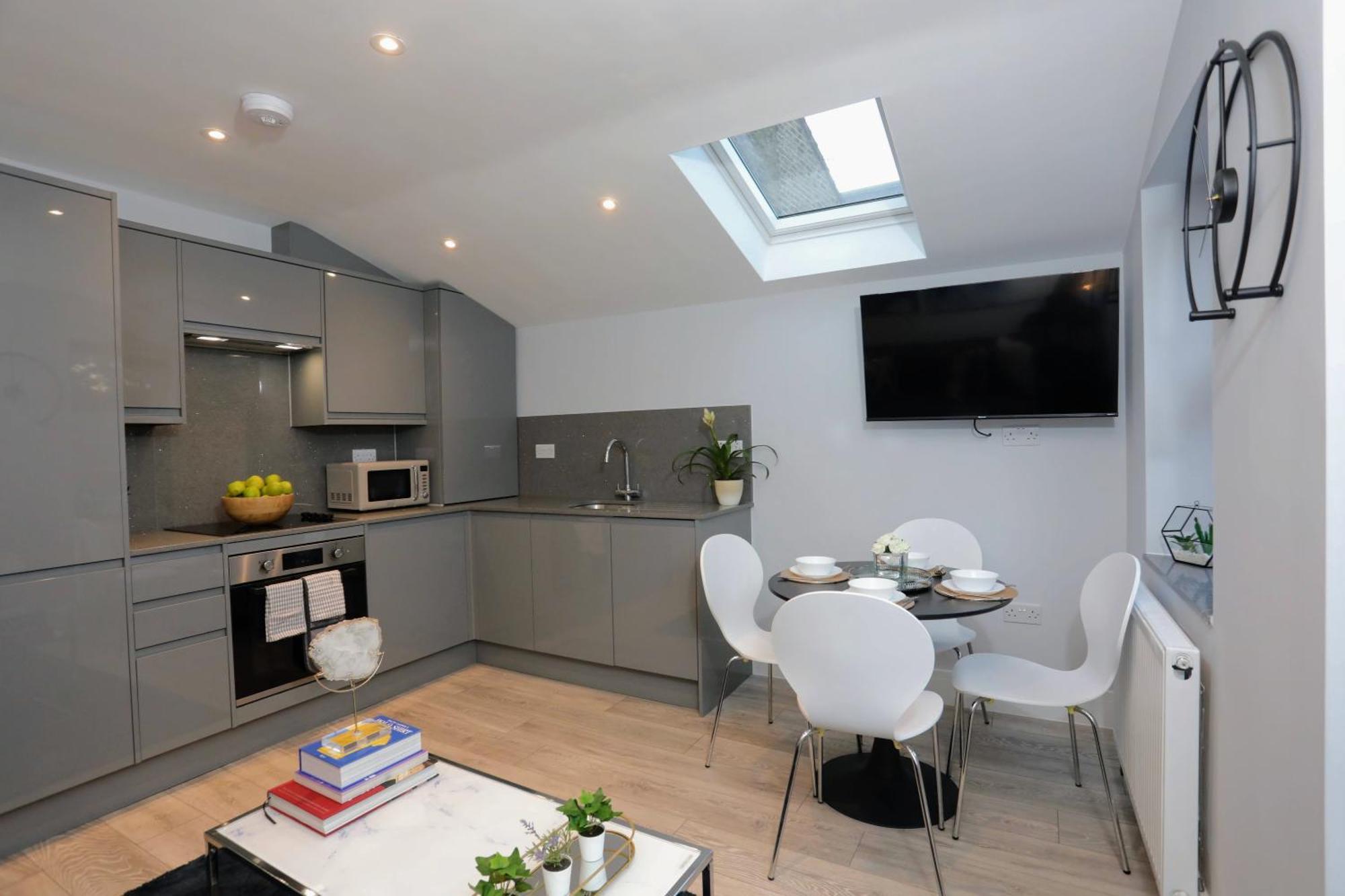 Aisiki Apartments At Stanhope Road, North Finchley, Airconditioned Multiple 2 Or 3-Bedroom, Pet-Friendly Duplex Flats, King Or Twin Beds, Airconditioned & Free Wi-Fi Extérieur photo
