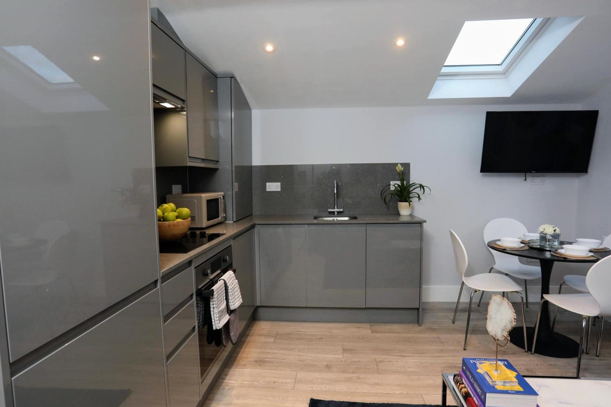 Aisiki Apartments At Stanhope Road, North Finchley, Airconditioned Multiple 2 Or 3-Bedroom, Pet-Friendly Duplex Flats, King Or Twin Beds, Airconditioned & Free Wi-Fi Extérieur photo
