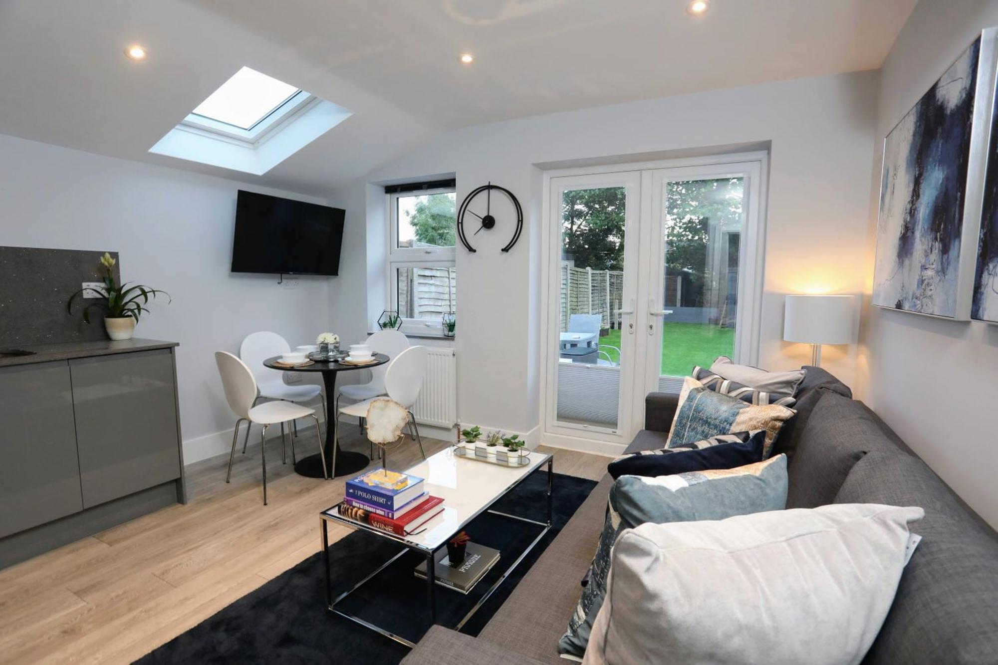 Aisiki Apartments At Stanhope Road, North Finchley, Airconditioned Multiple 2 Or 3-Bedroom, Pet-Friendly Duplex Flats, King Or Twin Beds, Airconditioned & Free Wi-Fi Extérieur photo