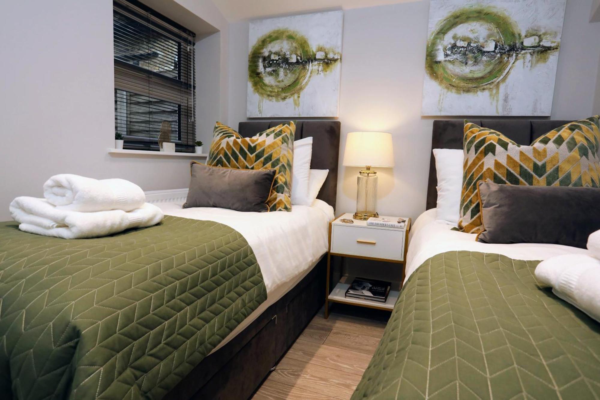 Aisiki Apartments At Stanhope Road, North Finchley, Airconditioned Multiple 2 Or 3-Bedroom, Pet-Friendly Duplex Flats, King Or Twin Beds, Airconditioned & Free Wi-Fi Extérieur photo