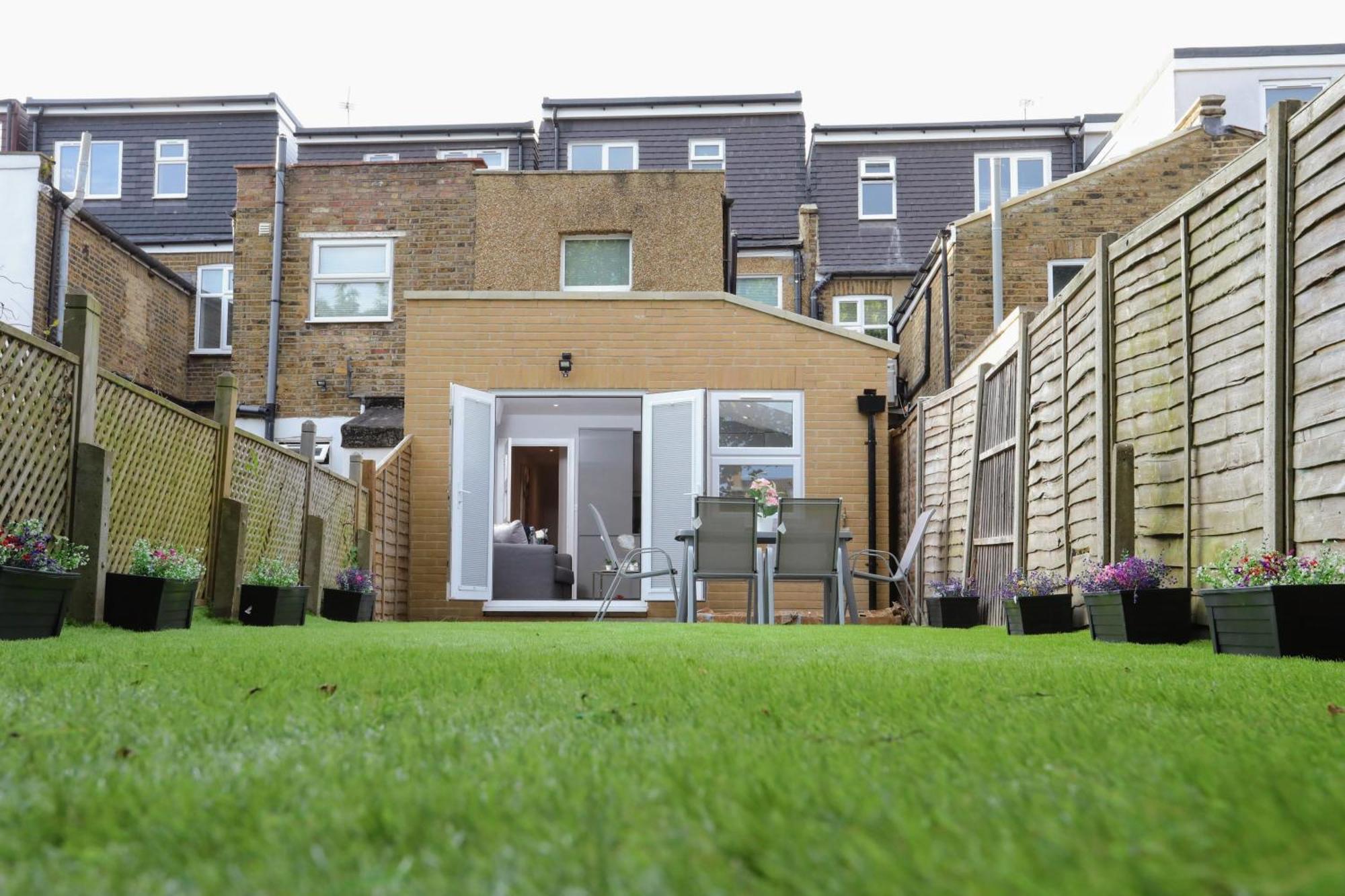 Aisiki Apartments At Stanhope Road, North Finchley, Airconditioned Multiple 2 Or 3-Bedroom, Pet-Friendly Duplex Flats, King Or Twin Beds, Airconditioned & Free Wi-Fi Extérieur photo