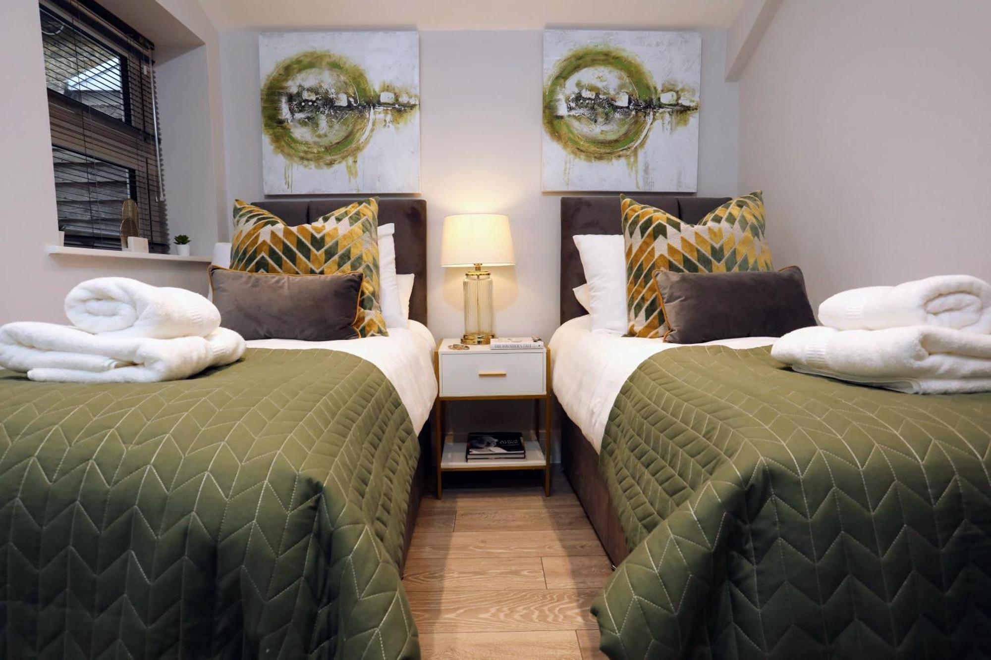 Aisiki Apartments At Stanhope Road, North Finchley, Airconditioned Multiple 2 Or 3-Bedroom, Pet-Friendly Duplex Flats, King Or Twin Beds, Airconditioned & Free Wi-Fi Extérieur photo