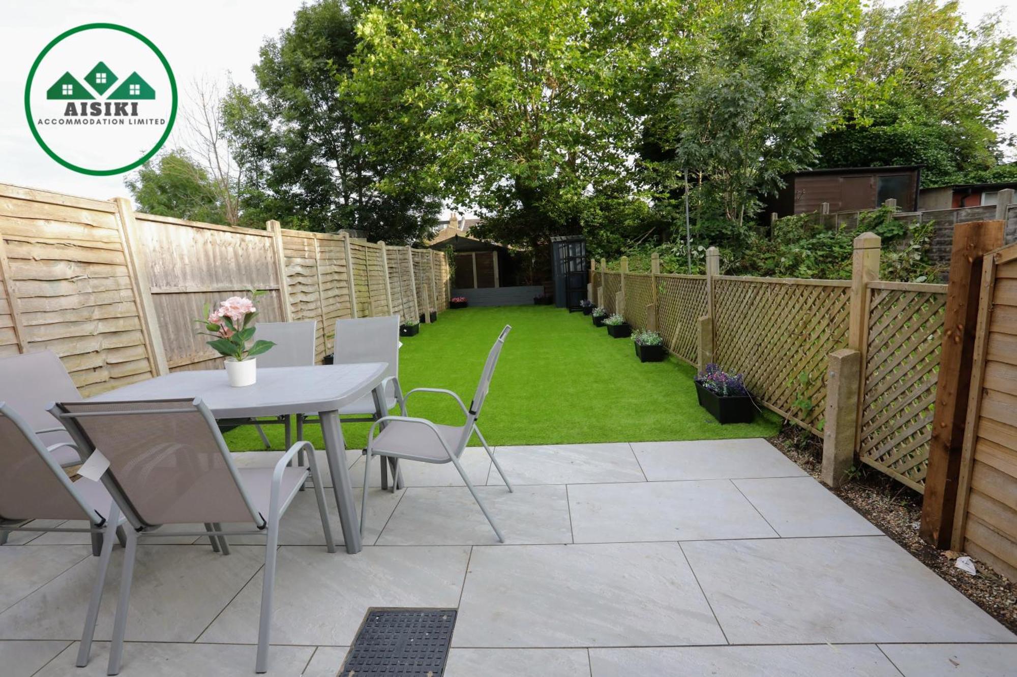Aisiki Apartments At Stanhope Road, North Finchley, Airconditioned Multiple 2 Or 3-Bedroom, Pet-Friendly Duplex Flats, King Or Twin Beds, Airconditioned & Free Wi-Fi Extérieur photo