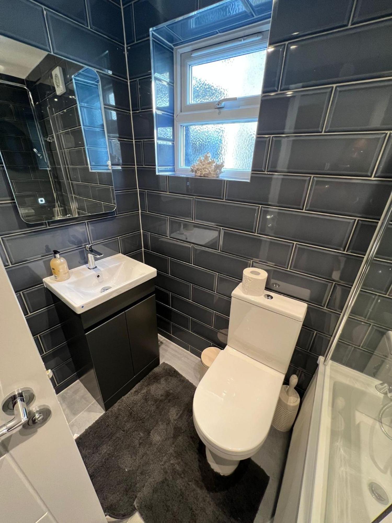 Aisiki Apartments At Stanhope Road, North Finchley, Airconditioned Multiple 2 Or 3-Bedroom, Pet-Friendly Duplex Flats, King Or Twin Beds, Airconditioned & Free Wi-Fi Extérieur photo